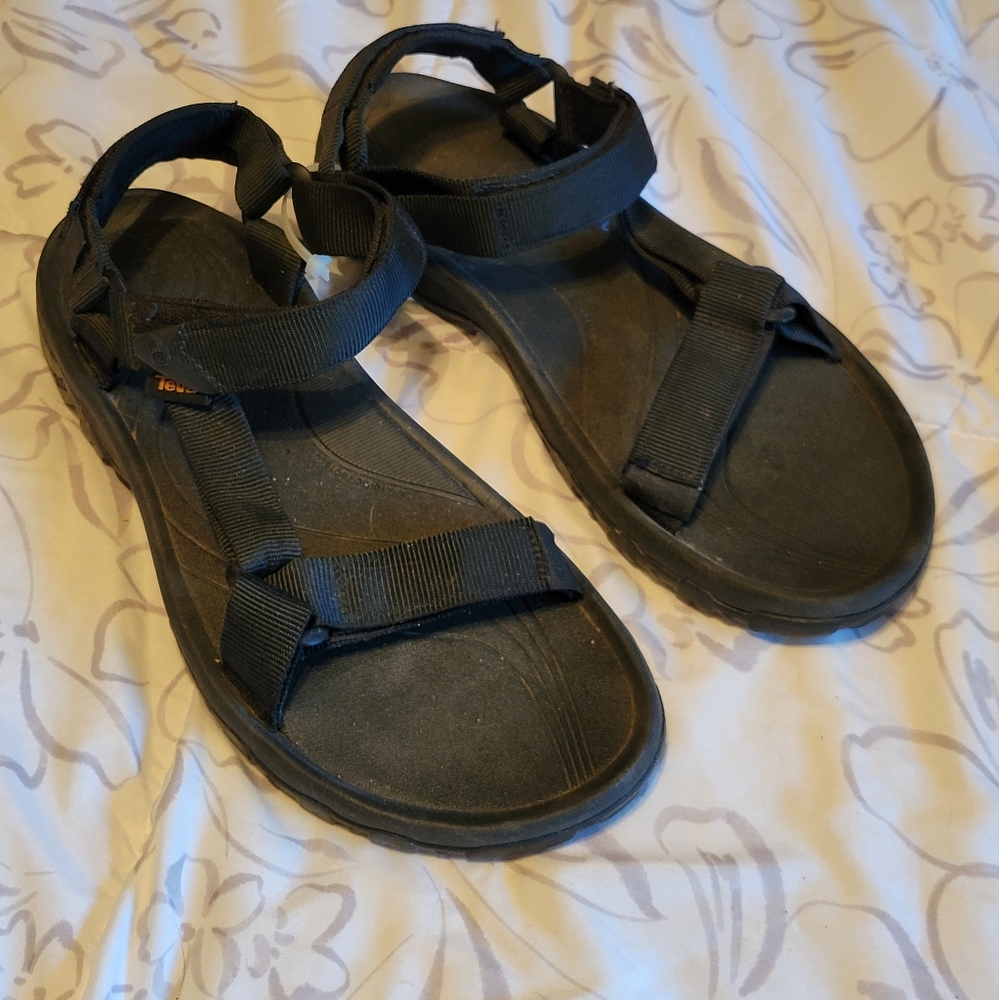 Teva sandals size 11